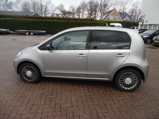 Volkswagen UP! 1.0 BMT move up!