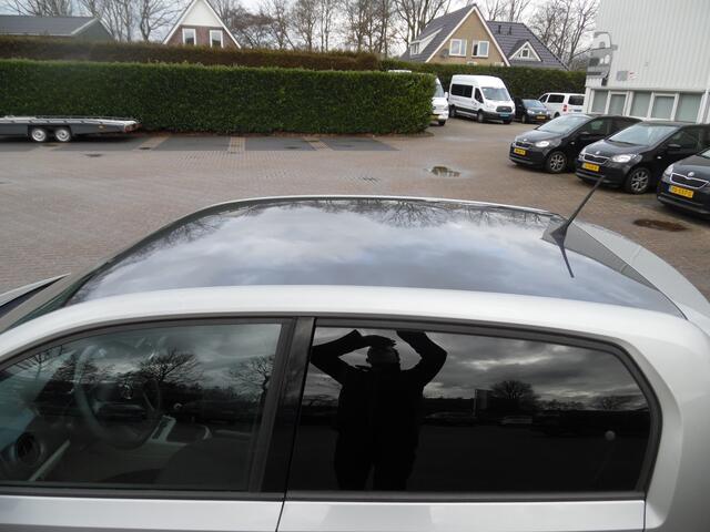 Volkswagen UP! 1.0 BMT move up!