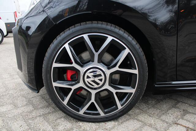 Volkswagen UP! 1.0 TSI GTI Achteruitrijcamera, Stoelverwarming, Parkeersens. A, Panoramadak, Beats Audio, Cruise control, Climate control, 17" LMV