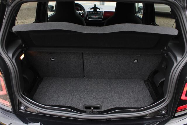 Volkswagen UP! 1.0 TSI GTI Achteruitrijcamera, Stoelverwarming, Parkeersens. A, Panoramadak, Beats Audio, Cruise control, Climate control, 17" LMV