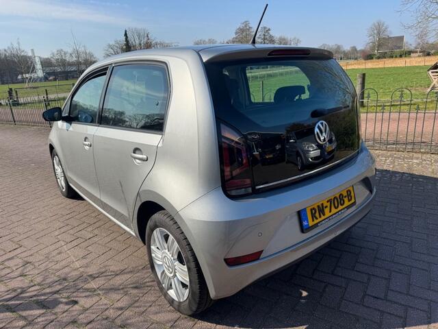 Volkswagen UP! 1.0 BMT high up! *Camera*Cruise *Dealer onderhouden!