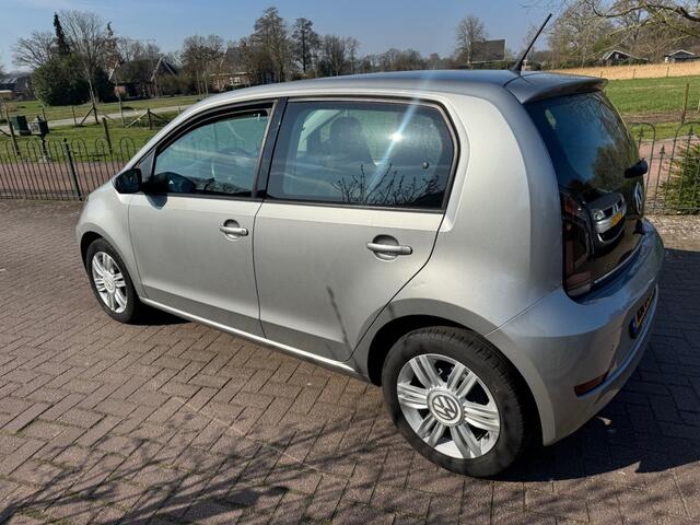 Volkswagen UP! 1.0 BMT high up! *Camera*Cruise *Dealer onderhouden!