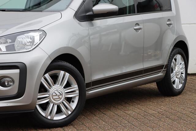 Volkswagen UP! 1.0 TSI 140 PK BMT high up! | Stoelverwarming | Camera | AC | Cruisecontrol
