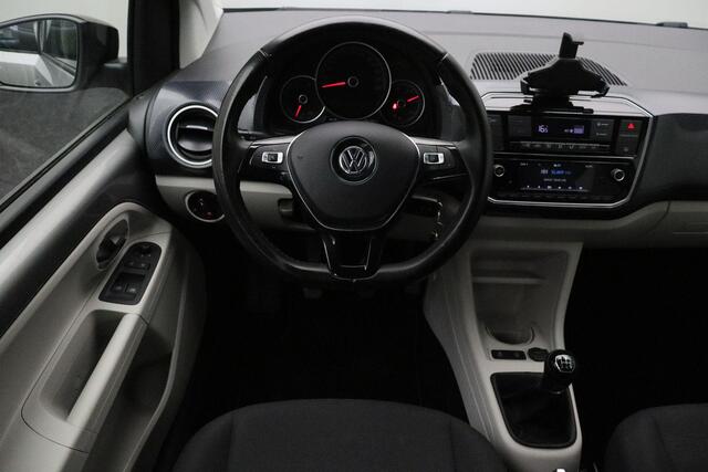 Volkswagen UP! 1.0 BMT move up! 2017 NAP | Camera | Cruise control | Bluetooth | Climate control | Dealer onderhouden | 2 Sleutels | Lichtsensor | Parkeersensoren