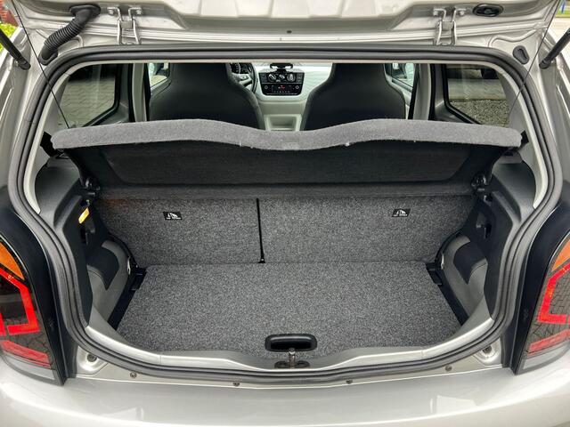 Volkswagen UP! 1.0 Beats alcantara, beats audio, cruise, airco