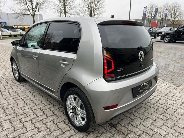 Volkswagen UP! 1.0 Beats alcantara, beats audio, cruise, airco