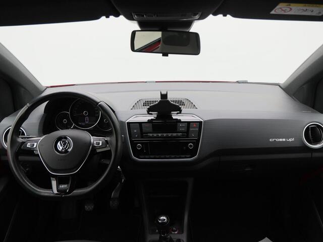 Volkswagen UP! 1.0 TSi 90 Pk Cross Up! | Stoelverwarming | Climatronic | Airco | Elektrische Ramen | Camera | DAB | Bluetooth | 16 Inch | 76.667 Km !!