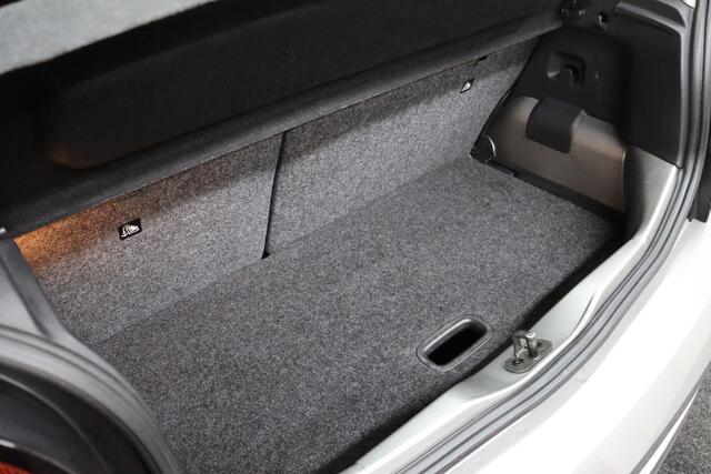 Volkswagen UP! 1.0 BMT move up! | Airco | Bluetooth | All-season Banden
