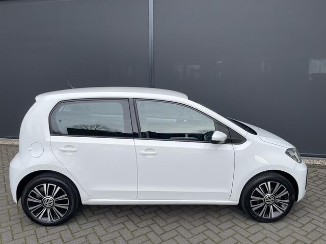 Volkswagen UP! 1.0 Airco - Licht metalen velgen 16 inch - Elektrische ramen - Led verlichting - Bluetooth - Radio - Start/stop systeem - Centrale vergrendeling met afstandsbediening