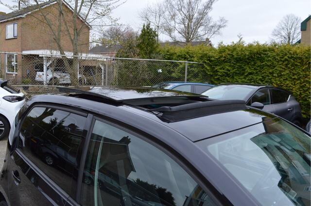 Volkswagen UP! 1.0 BMT high up! NL-Auto / Schuifdak /