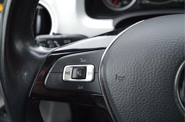 Volkswagen UP! 1.0 BMT high up! NL-Auto / Schuifdak /