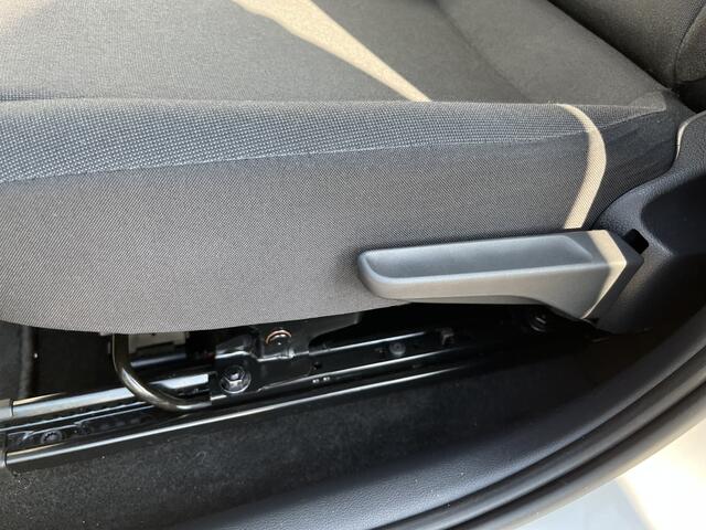 Volkswagen UP! 1.0 BMT move up! / AIRCO/ MULTIMEDIA/ 5 DEURS/ ZEER ZUINIG!