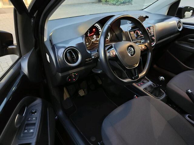 Volkswagen UP! 1.0 BMT move up! Executive Comfort Camera / Parkeersensoren / Bluetooth / Airco / Cruise control