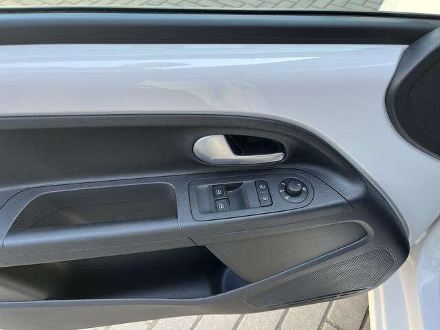 Volkswagen UP! 1.0 BMT high up!
