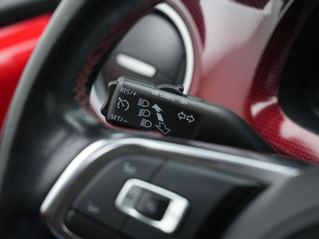 Volkswagen UP! 1.0 TSI 115 pk GTI | Panoramadak | Beats | Achteruitrijcamera | Stoelverwarming | Navgatie