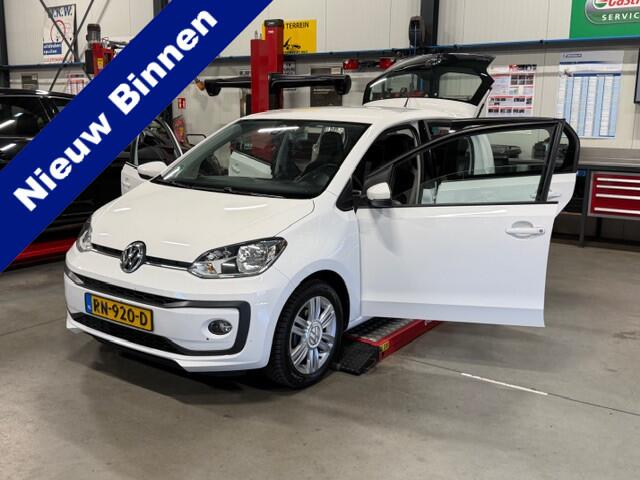 Volkswagen UP! 1.0 BMT high up! (Facelift) , Cruise control , Parkeersensor, Navi via APP, Lichtmetalen velgen, Telefoon integratie , Nieuwe APK , etc. Onderhoudshistorie vanaf 30.000 km hier volledig bekend en recent.