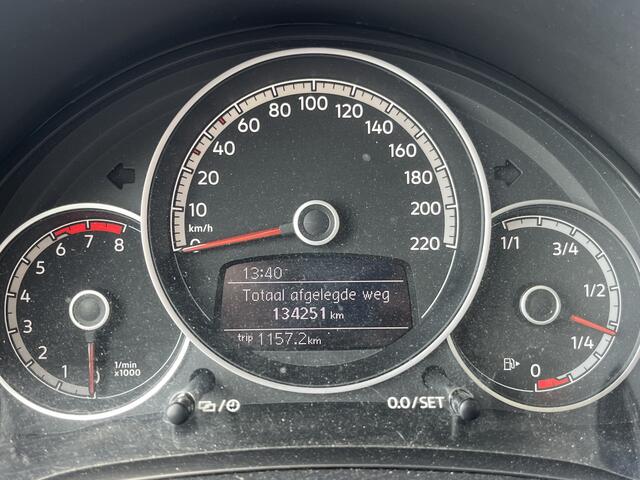 Volkswagen UP! 1.0 BMT move up! / Airco / Bluetooth /