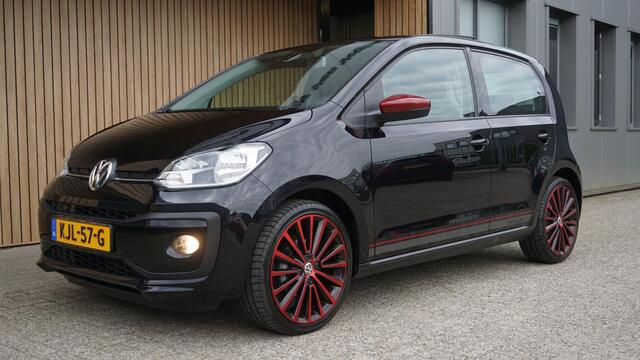Volkswagen UP! 1.0 60pk 5Drs Colour Up! Pano.Dak 17inch LM Beats A-Camera CLima Stoelverwarming *Uniek* 17348km!
