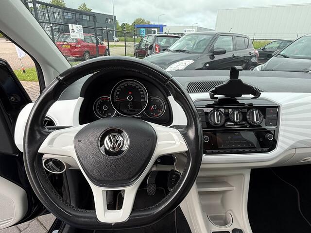 Volkswagen UP! 1.0 TSI 90pk Beats up! | Panodak | Parkeersens. | 5 Deurs | Stoelverw. |