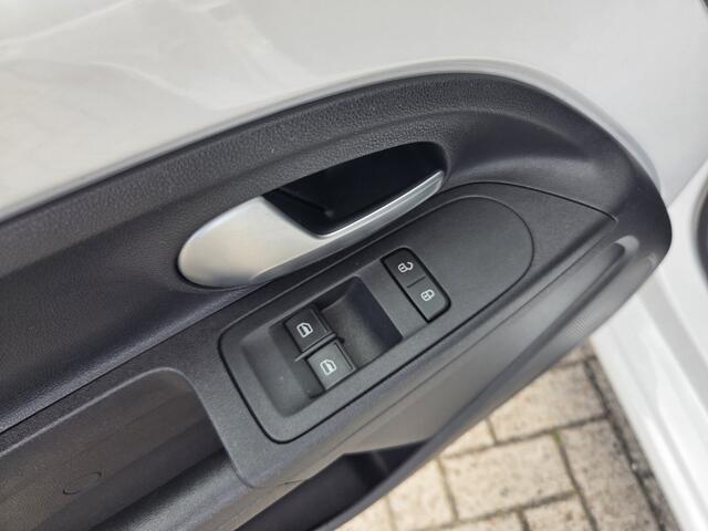 Volkswagen UP! 1.0 BMT take up! Airco Bluetooth