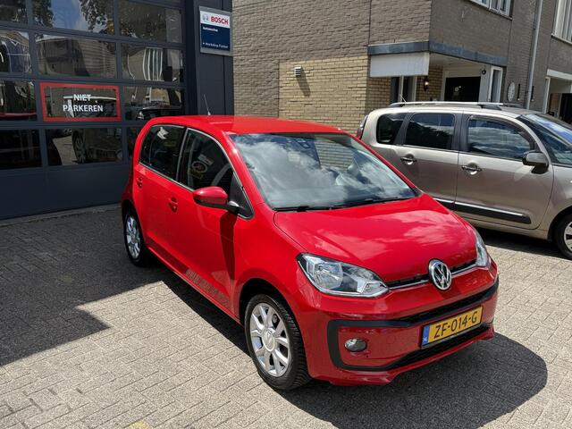 Volkswagen UP! 1.0 BMT up! beats / Airco/ Bluetooth/ Stoelverwarming/ Elektrisch ramen/ LED/ LMV