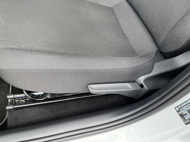Volkswagen UP! 1.0 / ZEER ZUINIG/ BLUETOOTH/ DAB/ AIRCO/ LANE-ASSIST