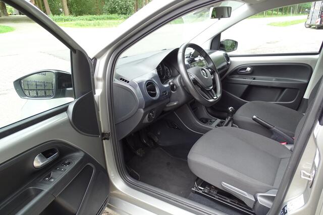 Volkswagen UP! 1.0 BMT move up! Clima DAB AUR Camera NWS