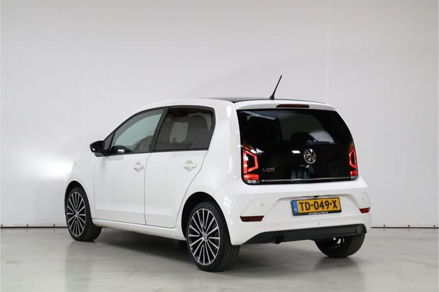 Volkswagen UP! 1.0 TSI high up! | Cruise | Camera | Dab | Stoelverwarming