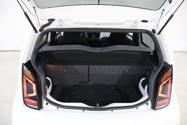 Volkswagen UP! 1.0 TSI high up! | Cruise | Camera | Dab | Stoelverwarming