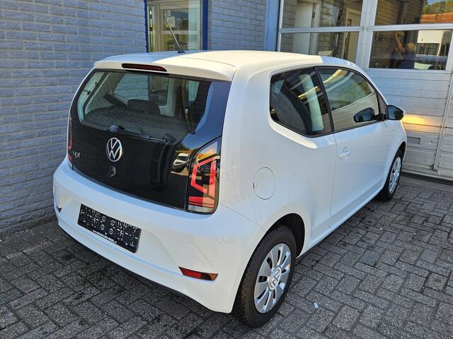 Volkswagen UP! 1.0 Move up! Inclusief Afleveringskosten