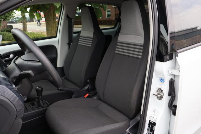 Volkswagen UP! 1.0 (65pk) Airco/Lane assist/DAB/17 Inch/Stoelverwarming