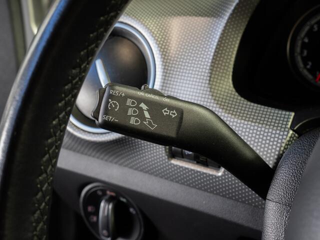 Volkswagen UP! 1.0 BMT high up! NL auto|pano|camera|cruise control|16 inch|Stoelverwarming|