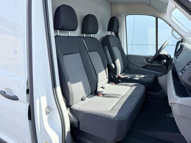 Volkswagen e-Crafter e-Crafter 136pk L3H3 Elektrisch 36kWh 115km WLTP LED Climate Control Cruise Control Stoelverwarming Parkeersensor voor achter Camera