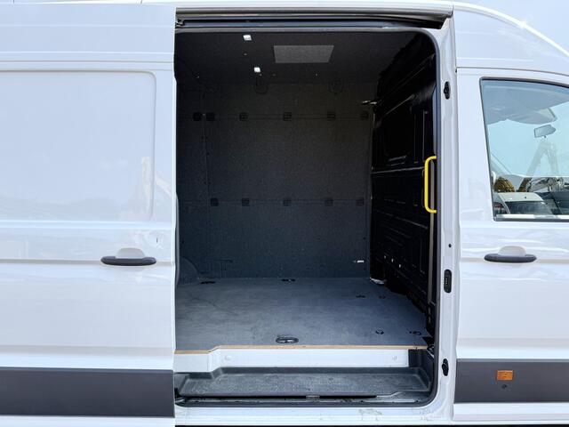 Volkswagen e-Crafter e-Crafter 136pk L3H3 Elektrisch 36kWh 115km WLTP LED Climate Control Cruise Control Stoelverwarming Parkeersensor voor achter Camera
