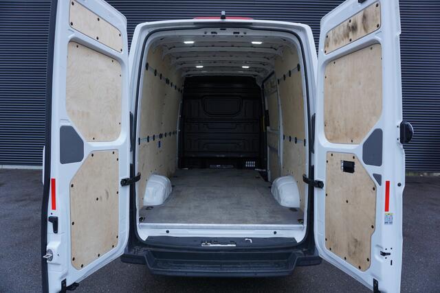 Volkswagen e-Crafter e-Crafter L3H3/L2H2 36 kWh 136pk LED Apple Carplay Camera Navigatie Parkeersensoren Cruisecontrol