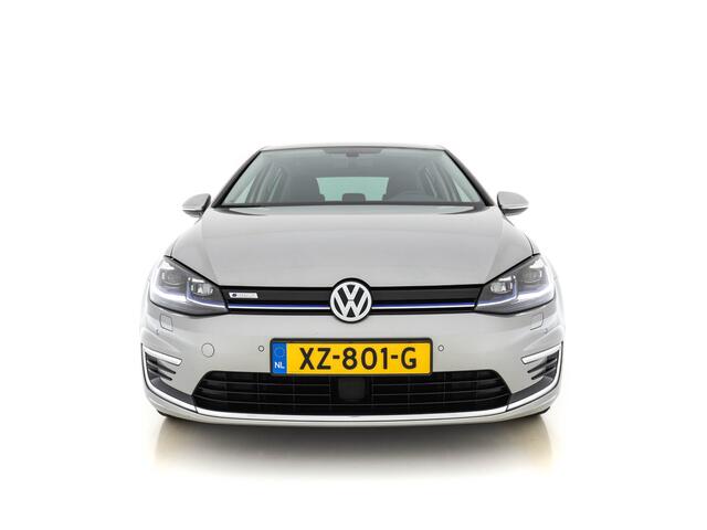 Volkswagen e-Golf (INCL-BTW) *HEATPUMP | VOLLEDER | FULL-LED | ADAPTIVE-CRUISE | VIRTUAL-COCKPIT | KEYLESS | CAMERA | ECC | PDC | APP-CONNECT | COMFORT-SEATS | 17"ALU*