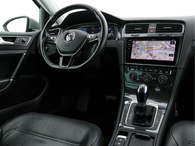 Volkswagen e-Golf (INCL-BTW) *HEATPUMP | VOLLEDER | FULL-LED | ADAPTIVE-CRUISE | VIRTUAL-COCKPIT | KEYLESS | CAMERA | ECC | PDC | APP-CONNECT | COMFORT-SEATS | 17"ALU*