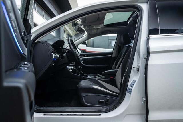 Volkswagen e-Golf Bora-e Airco, Schuif/kanteldak, Leder, Navi, LM16, ENZ