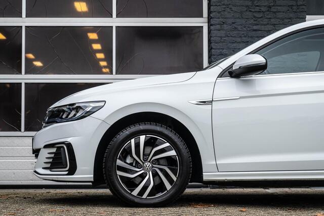 Volkswagen e-Golf Bora-e Airco, Schuif/kanteldak, Leder, Navi, LM16, ENZ