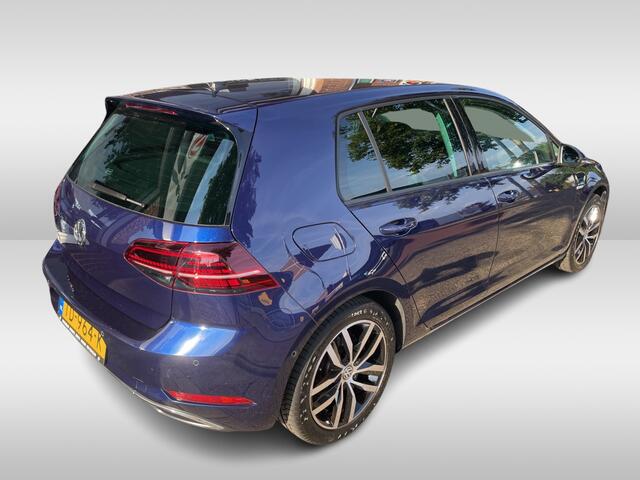 Volkswagen e-Golf e-Golf | warmtepomp | lichtmetalen wielen | virtual cockpit |