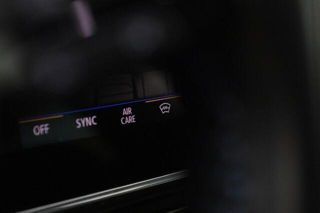Volkswagen e-Golf E-DITION 136 pk | Navigatie | Parkeersensoren voor/achter | Adaptive Cruise | Virtual Cockpit