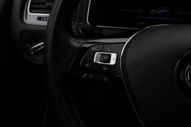 Volkswagen e-Golf E-DITION 136 pk | Navigatie | Parkeersensoren voor/achter | Adaptive Cruise | Virtual Cockpit