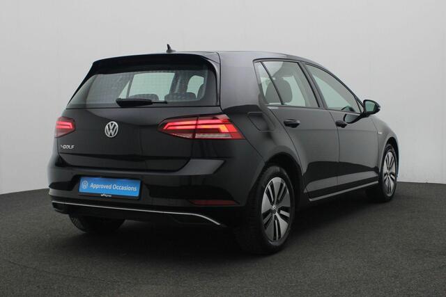 Volkswagen e-Golf 136PK | Warmtepomp | Navigatie | Parkeersensoren voor/achter | Adaptive Cruise | Climatronic