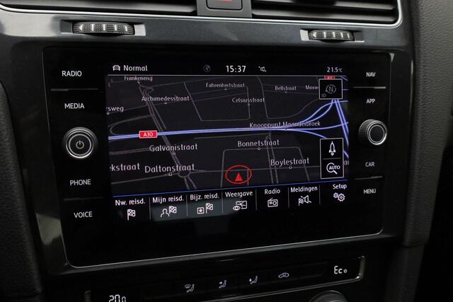 Volkswagen e-Golf 136PK | Warmtepomp | Navigatie | Parkeersensoren voor/achter | Adaptive Cruise | Climatronic