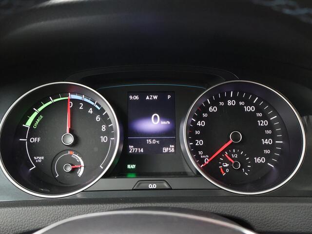 Volkswagen e-Golf E-DITION | 136 PK | Warmtepomp | Adaptive cruise control | Parkeersensoren | Navigatiesysteem |