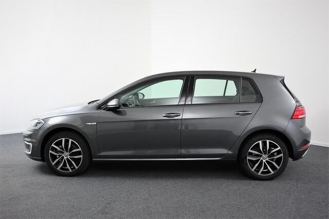 Volkswagen e-Golf e-Golf | Navigatie | Digitale Cockpit | Bluetooth | Cruise Control | Lichtmetalen Velgen | Camera | Parkeer Sensoren