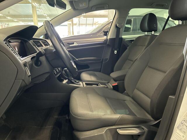 Volkswagen e-Golf 136pk E-DITION · Keyless · Camera · Apple/Android Car Play · Navi · P-Sensoren · Virtual Cockpit · LED Plus Koplampen · 17'' Inch ·