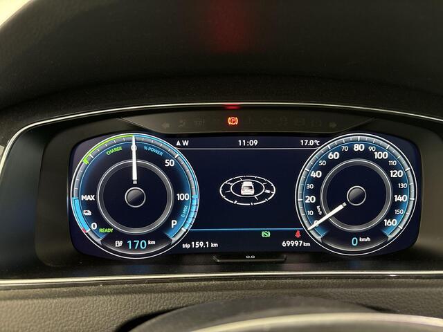 Volkswagen e-Golf 136pk E-DITION · Keyless · Camera · Apple/Android Car Play · Navi · P-Sensoren · Virtual Cockpit · LED Plus Koplampen · 17'' Inch ·