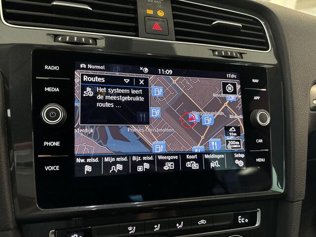 Volkswagen e-Golf 136pk E-DITION · Keyless · Camera · Apple/Android Car Play · Navi · P-Sensoren · Virtual Cockpit · LED Plus Koplampen · 17'' Inch ·