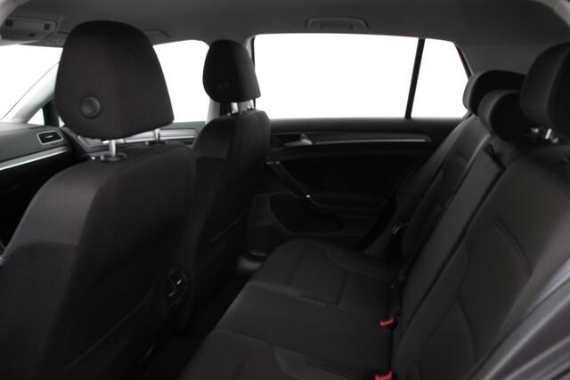 Volkswagen e-Golf e-Golf | Navigatie | Climate control | Digitale Cockpit | Led | Stoelverwarming | Camera |